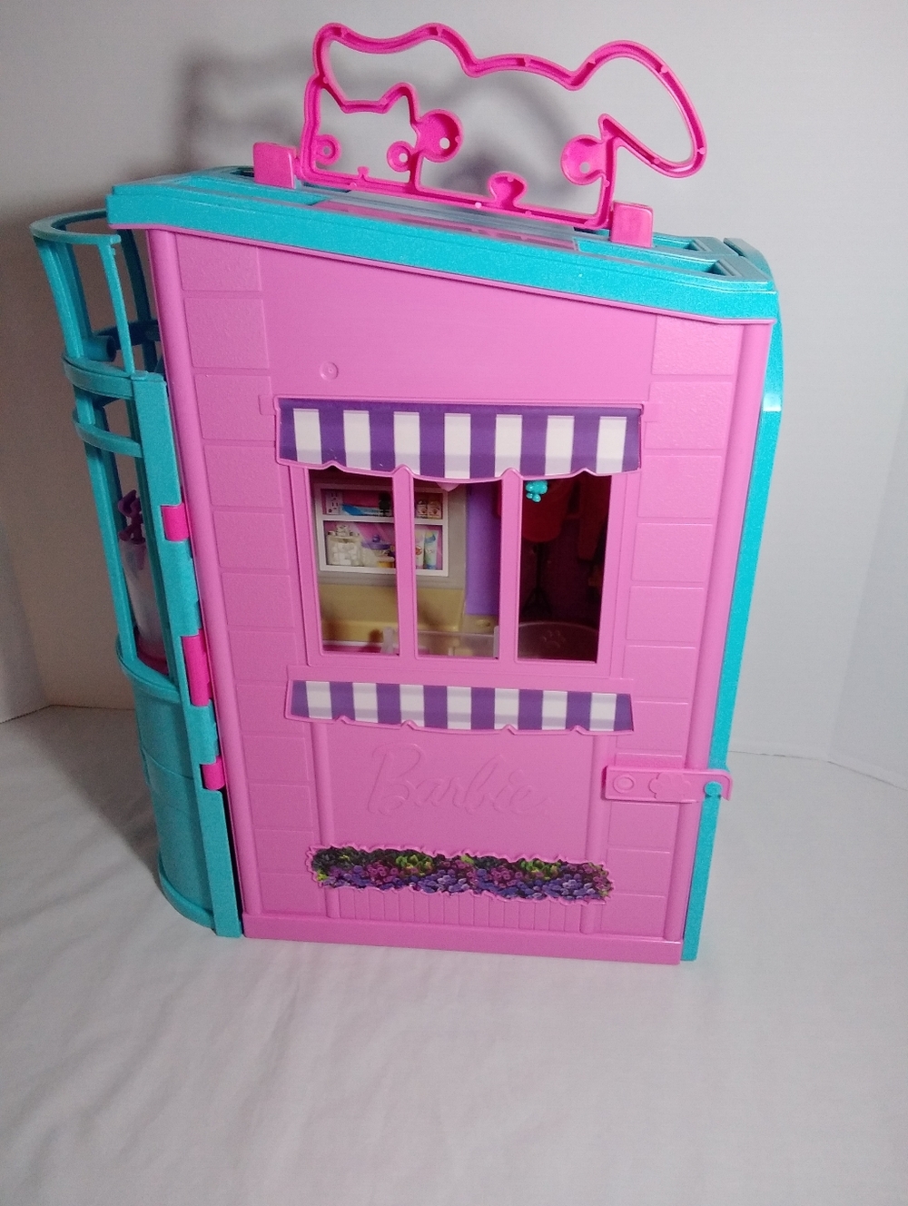 Barbie Pet Care Center